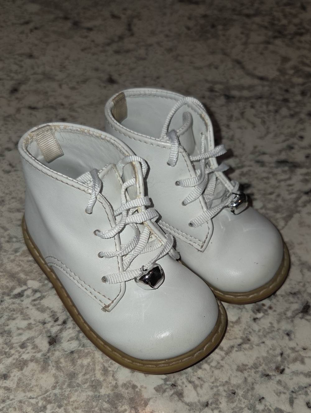Trimfoot Co. Toddler White Leather Lace Up Walking Shoes..4